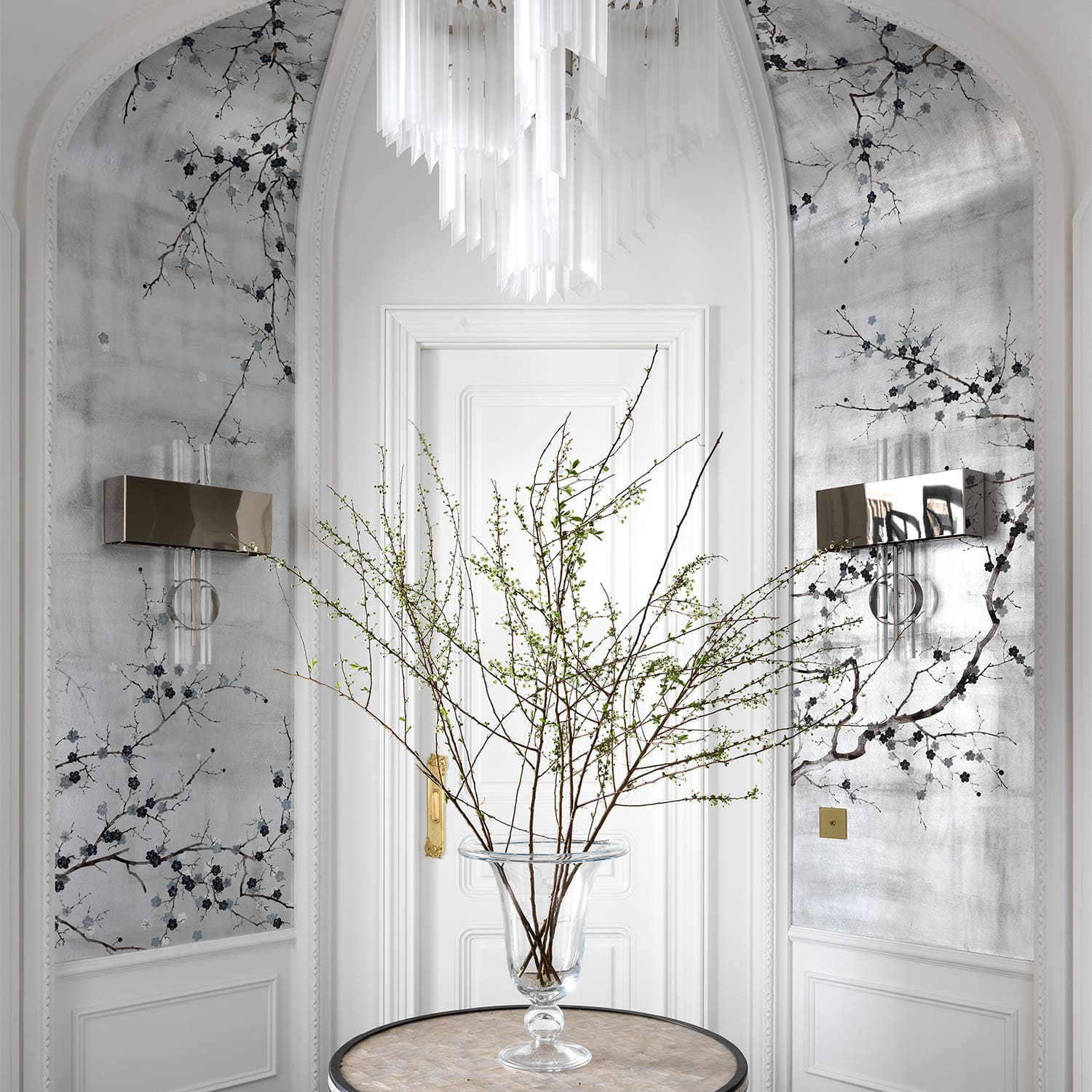 FRESQ ОДНОТОННЫЕ ОБОИ СЕРЕБРЯНАЯ ПОТАЛЬ