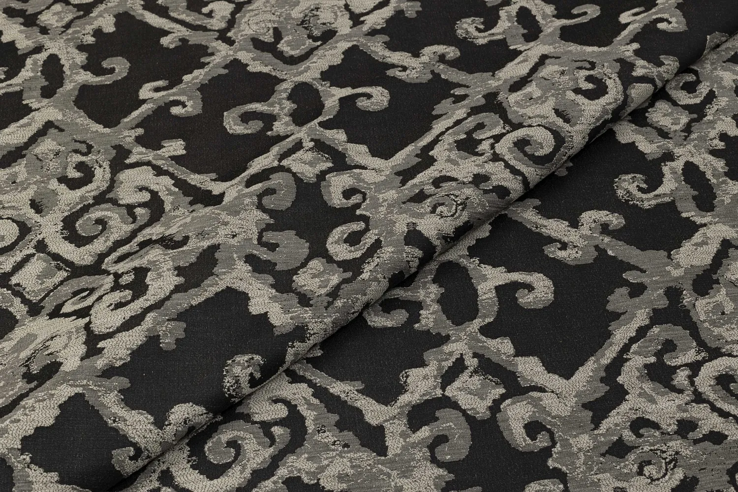WHITNEY 03 LIQUORICE MUSEO Galleria Arben